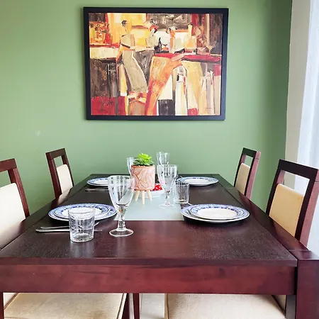Close To St Lazarus And Finikoudes With Private Parking And Balcony * Larnaca