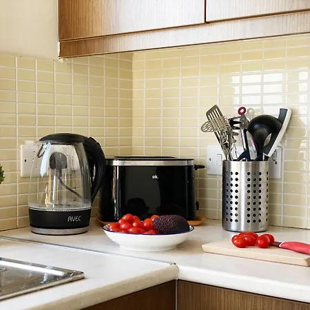 Close To St Lazarus And Finikoudes With Private Parking And Balcony Larnaca