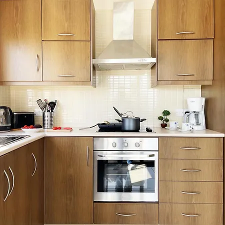 Apartment Stylish 2br With Balcony And Parking Near Saint Lazarus And Finikoudes *