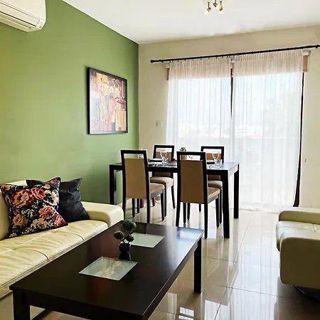 Stylish 2br With Balcony And Parking Near Saint Lazarus And Finikoudes Apartment Larnaca