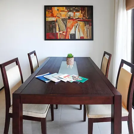 Apartman Stylish 2br With Balcony And Parking Near Saint Lazarus And Finikoudes Lárnaka