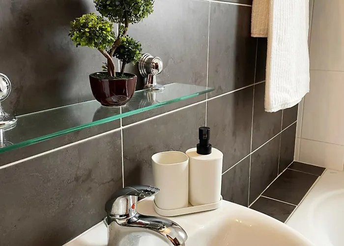 아파트 Stylish 2br With Balcony And Parking Near Saint Lazarus And Finikoudes *