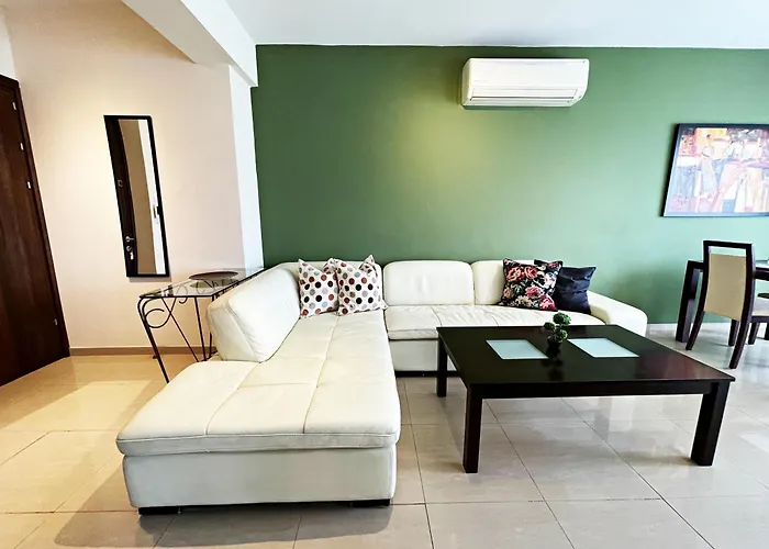 Stylish 2br With Balcony And Parking Near Saint Lazarus And Finikoudes 아파트