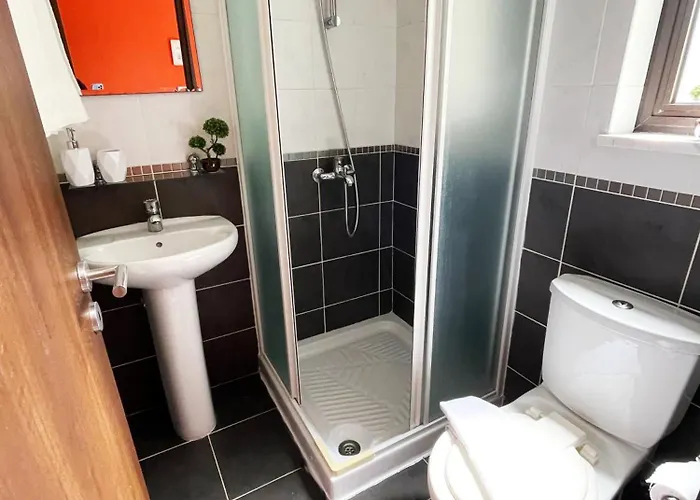 アパート Stylish 2br With Balcony And Parking Near Saint Lazarus And Finikoudes ラルナカ