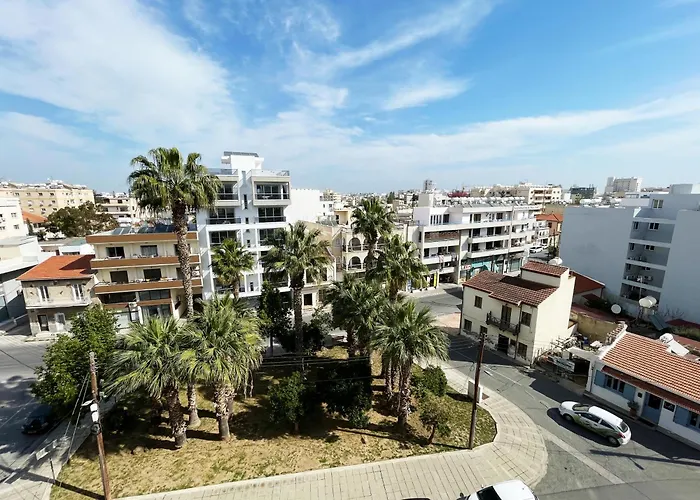 Stylish 2br With Balcony And Parking Near Saint Lazarus And Finikoudes * ラルナカ
