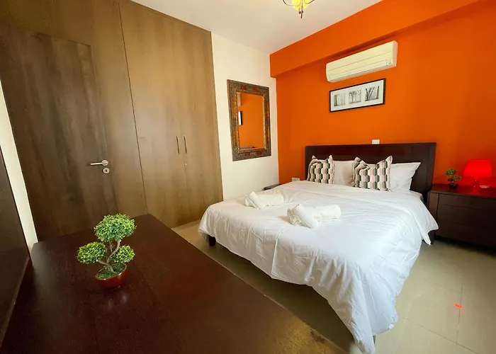 Stylish 2br With Balcony And Parking Near Saint Lazarus And Finikoudes * ラルナカ